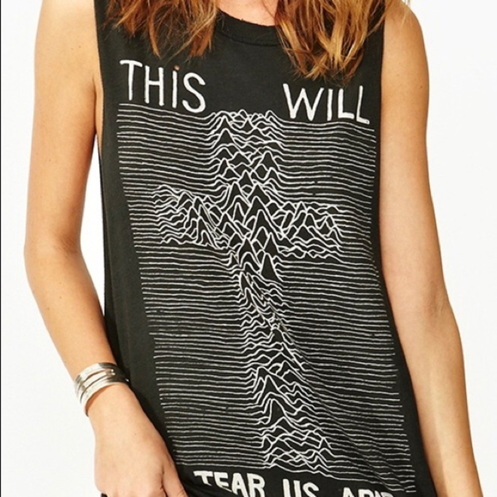 🌟RARE🌟 Unif LOVE WILL TEAR US APART Unisex